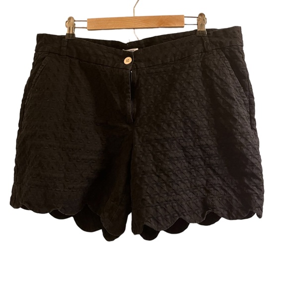 crown & ivy Pants - Crown and Ivy scalloped shorts